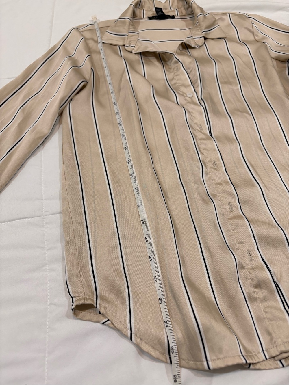 Forever 21 Beige Striped Satin Button-Down Shirt Size S - Used - Picture 7 of 10